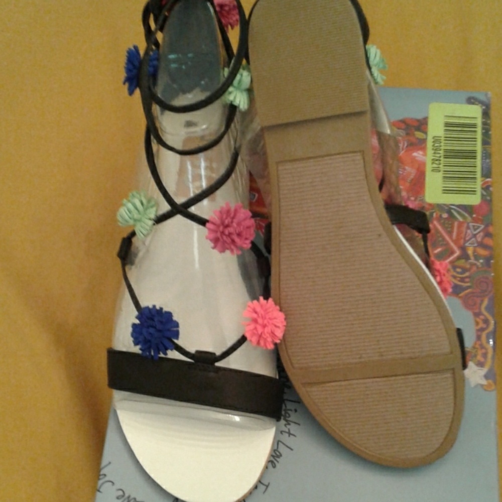Ladies cute sandals